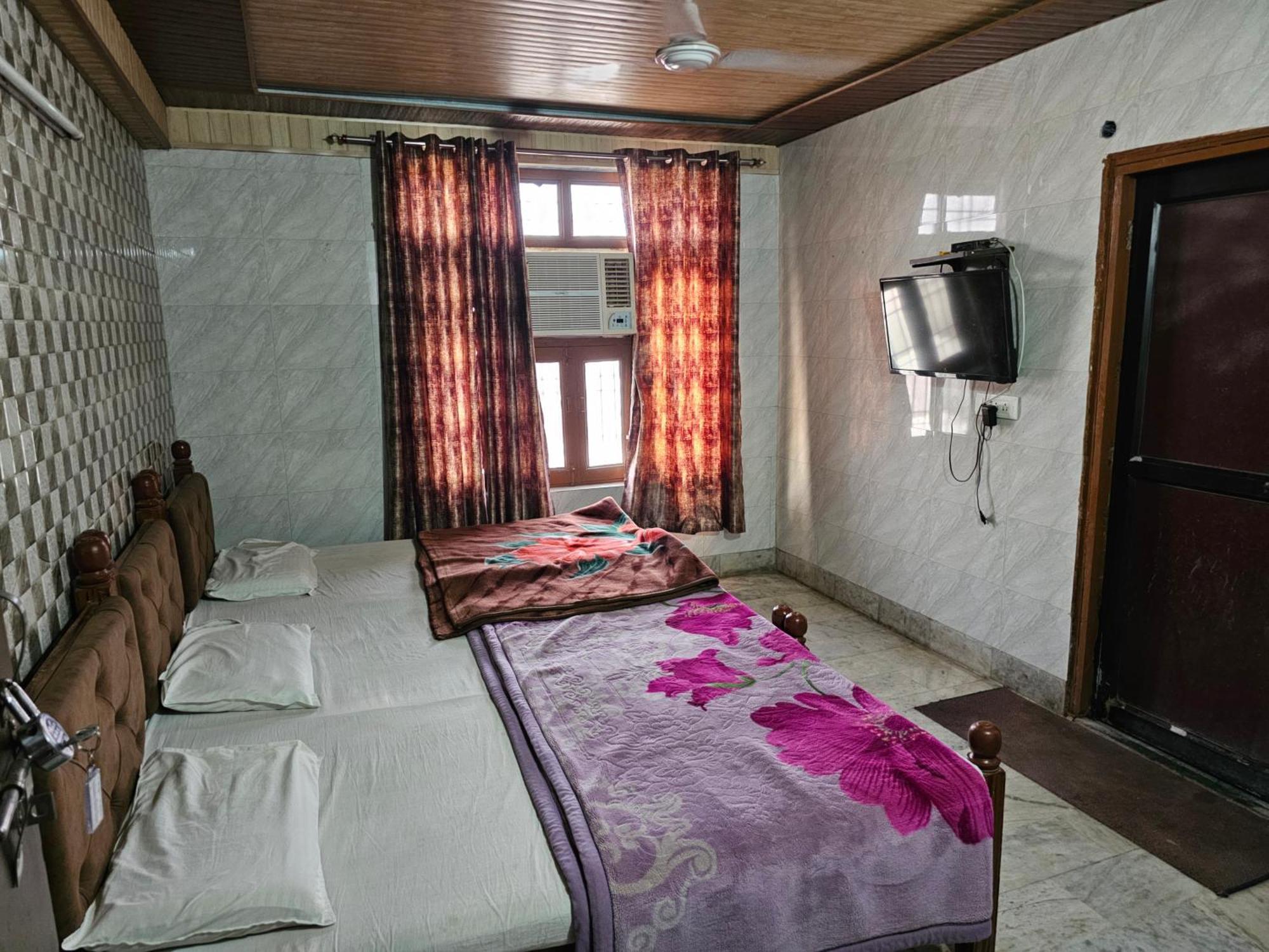 Subhadra Guest House Mathura Δωμάτιο φωτογραφία