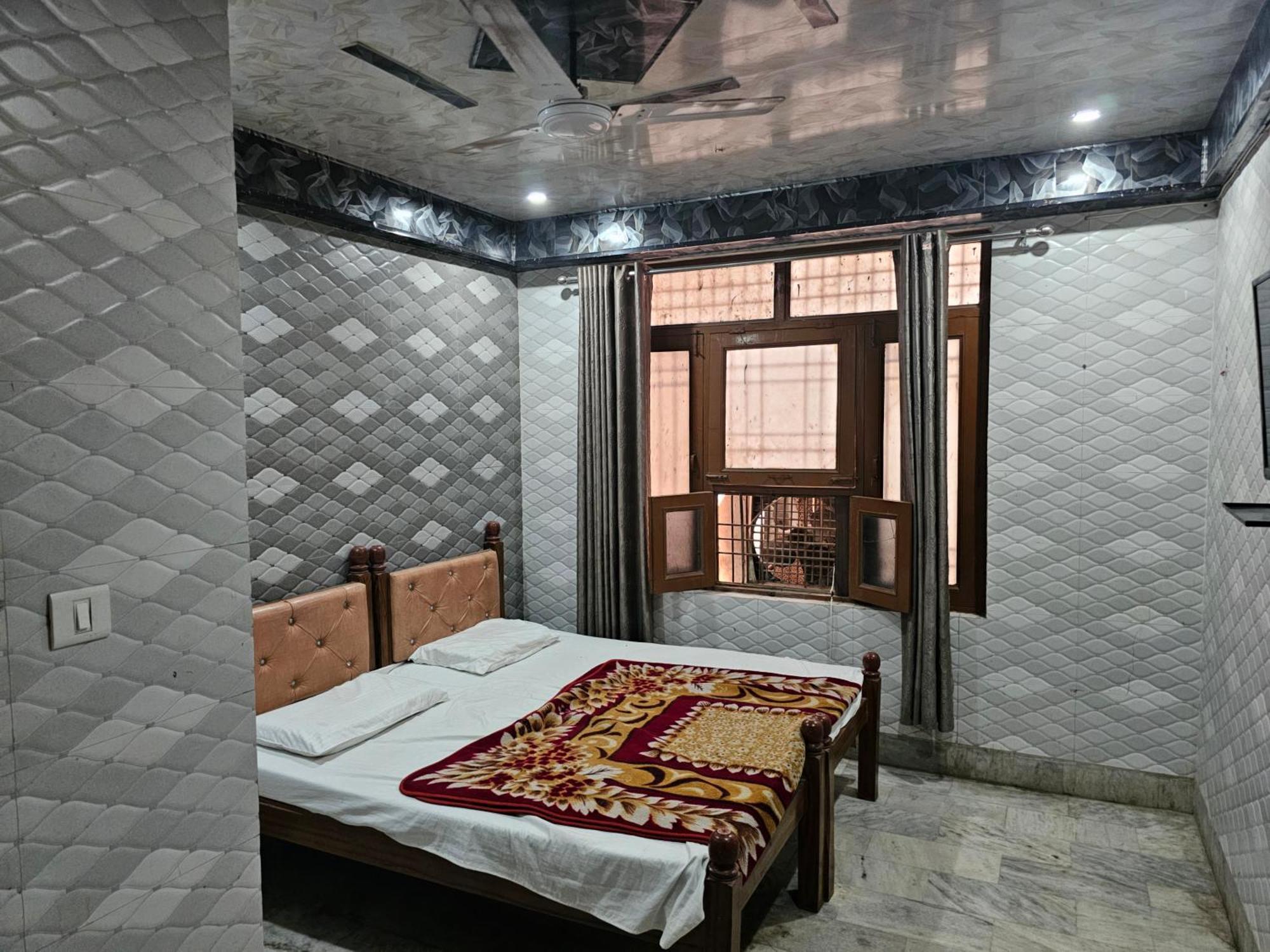 Subhadra Guest House Mathura Δωμάτιο φωτογραφία