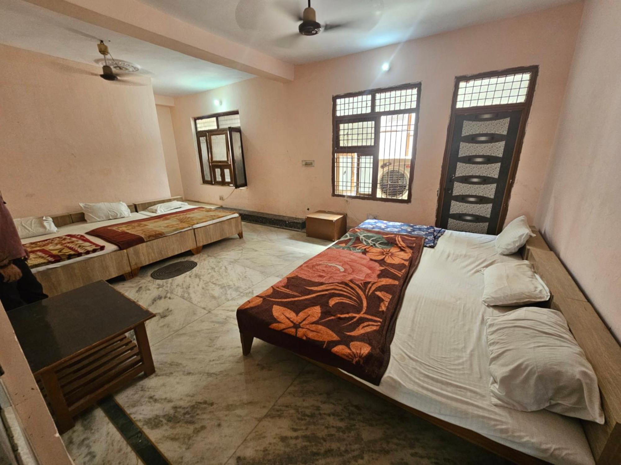 Subhadra Guest House Mathura Δωμάτιο φωτογραφία